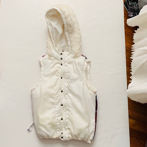 American Eagle White Vest - Picture 3 of 8